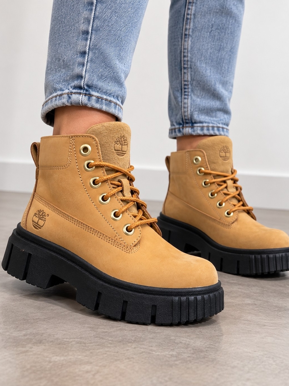 Timberland Women’s Greyfield Boot – Wheat Nubuck Size 6